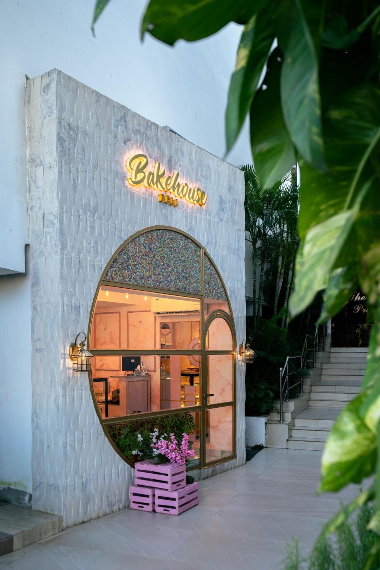 Hotel The Presidency Bhubaneswar Exterior foto