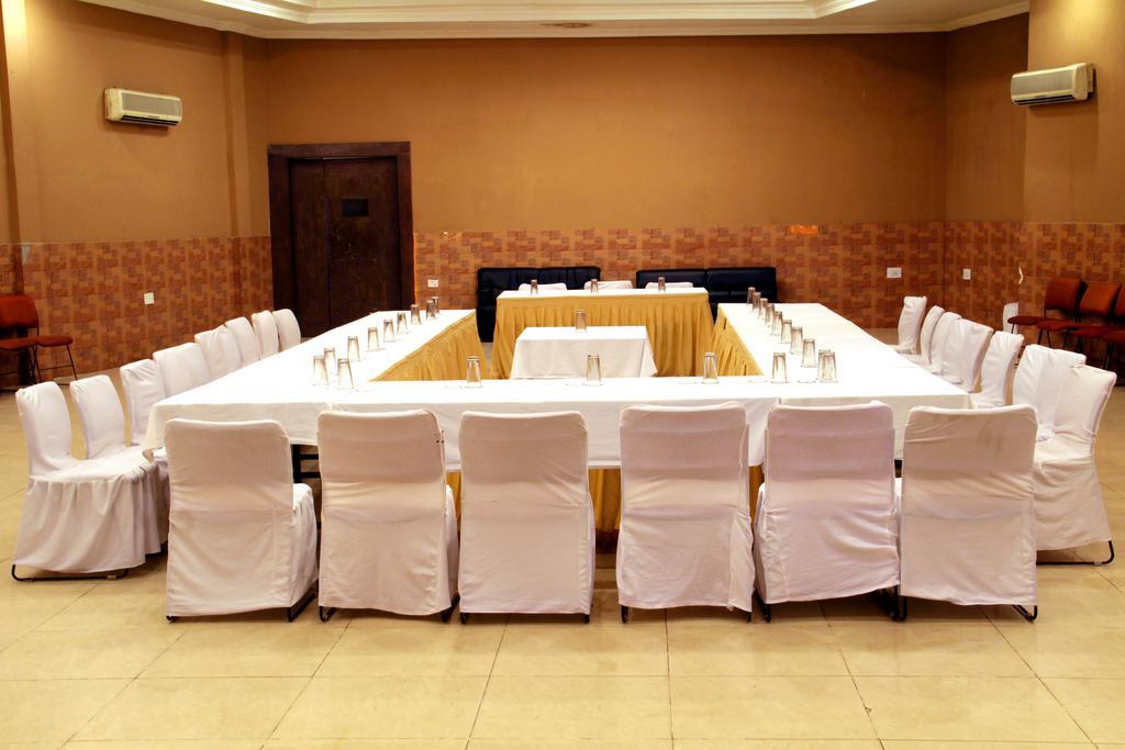 Hotel The Presidency Bhubaneswar Exterior foto