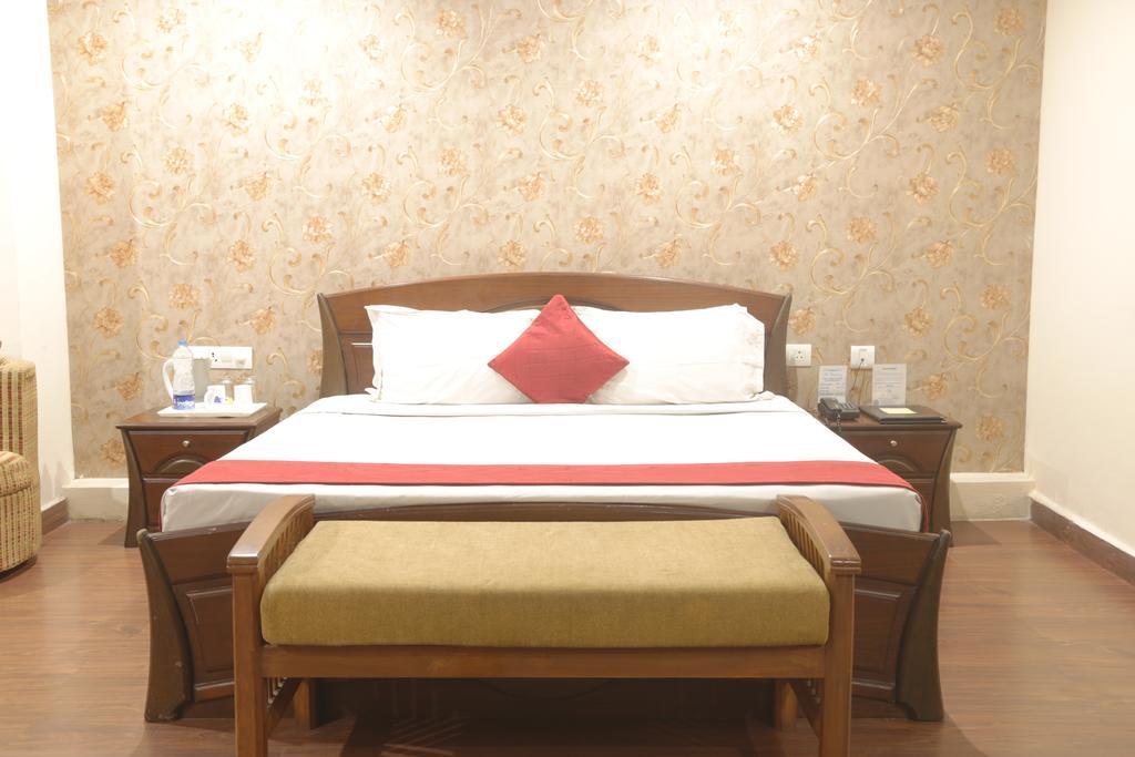 Hotel The Presidency Bhubaneswar Exterior foto
