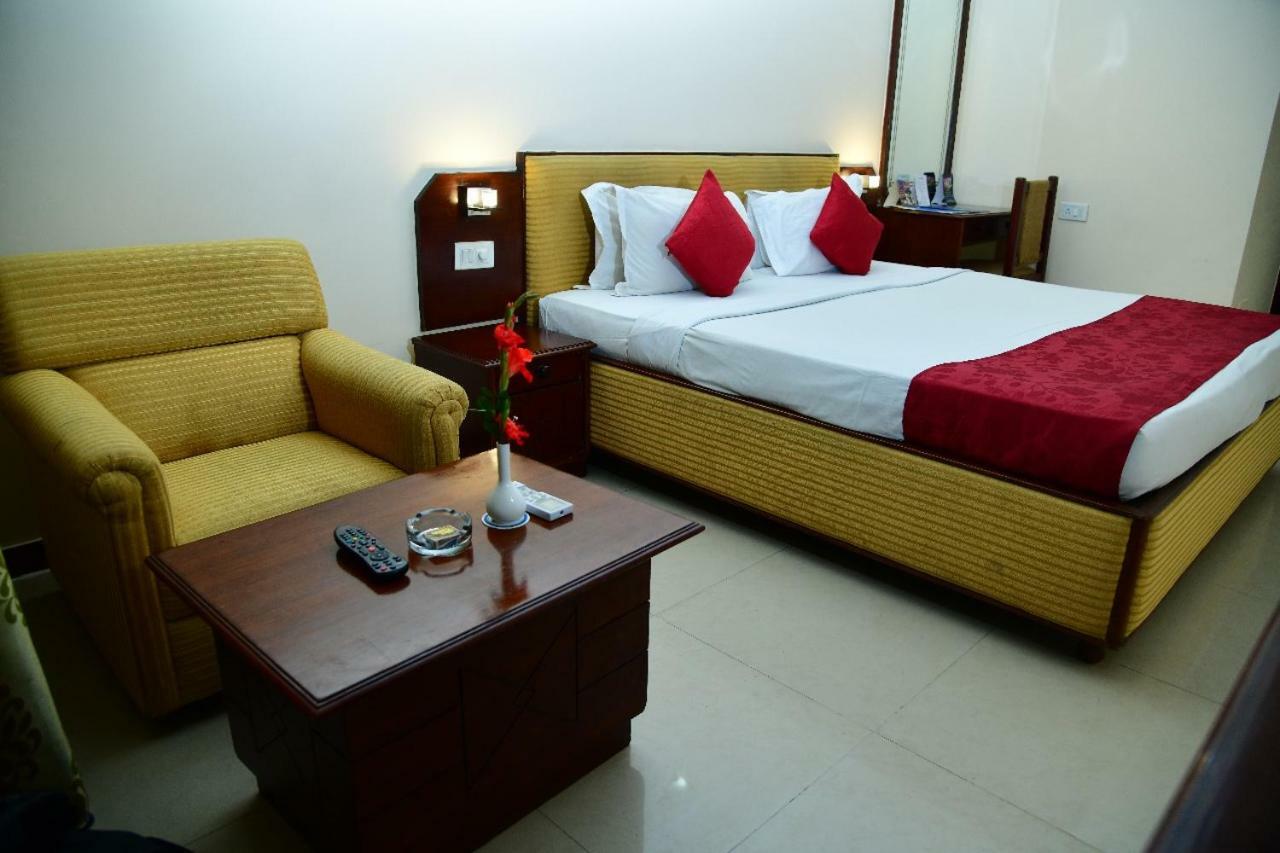 Hotel The Presidency Bhubaneswar Exterior foto